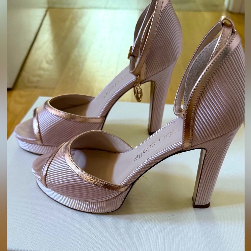 NEW Moon d’elle Platform Heel, in color Rose Perla